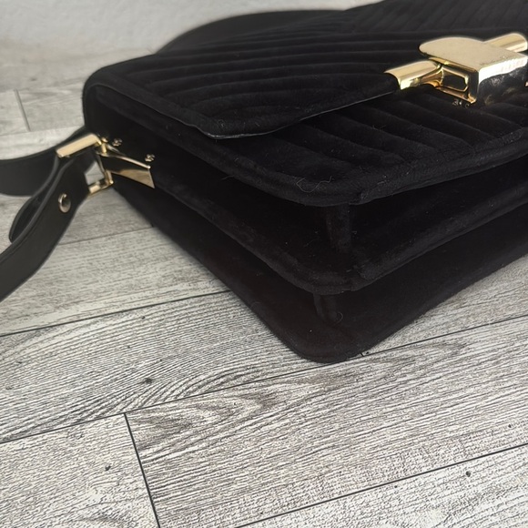 Massimo Dutti Black Velvet Crossbody Bag - Picture 5 of 15